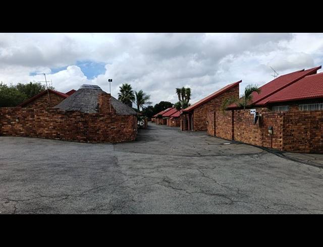 4 BEDROOM DETACHED FOR SALE IN SOUTH CREST